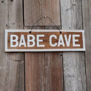 Brandy Melville babe cave sign new